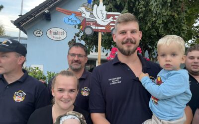 Feuerwehrstorch gelandet